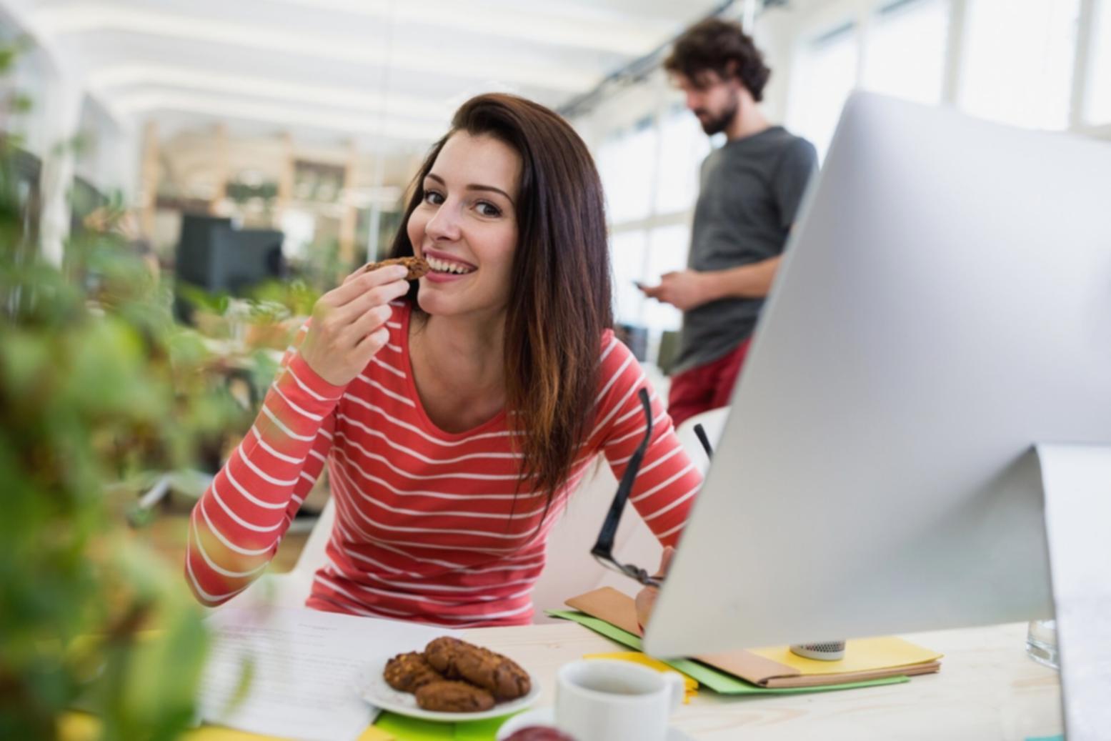 Finanzberatung Team bei der Arbeit mit Budgetplanungssoftware